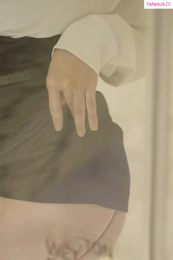   [XiuRen]高清写真图 2025.04.14 No.10145 娅轩ELVA 黑色情趣第39张图片
